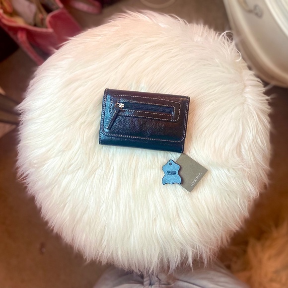 Merona Handbags - Y2k Vintage Genuine Leather Merona Classic Trifold Women’s Black Zipper Wallet